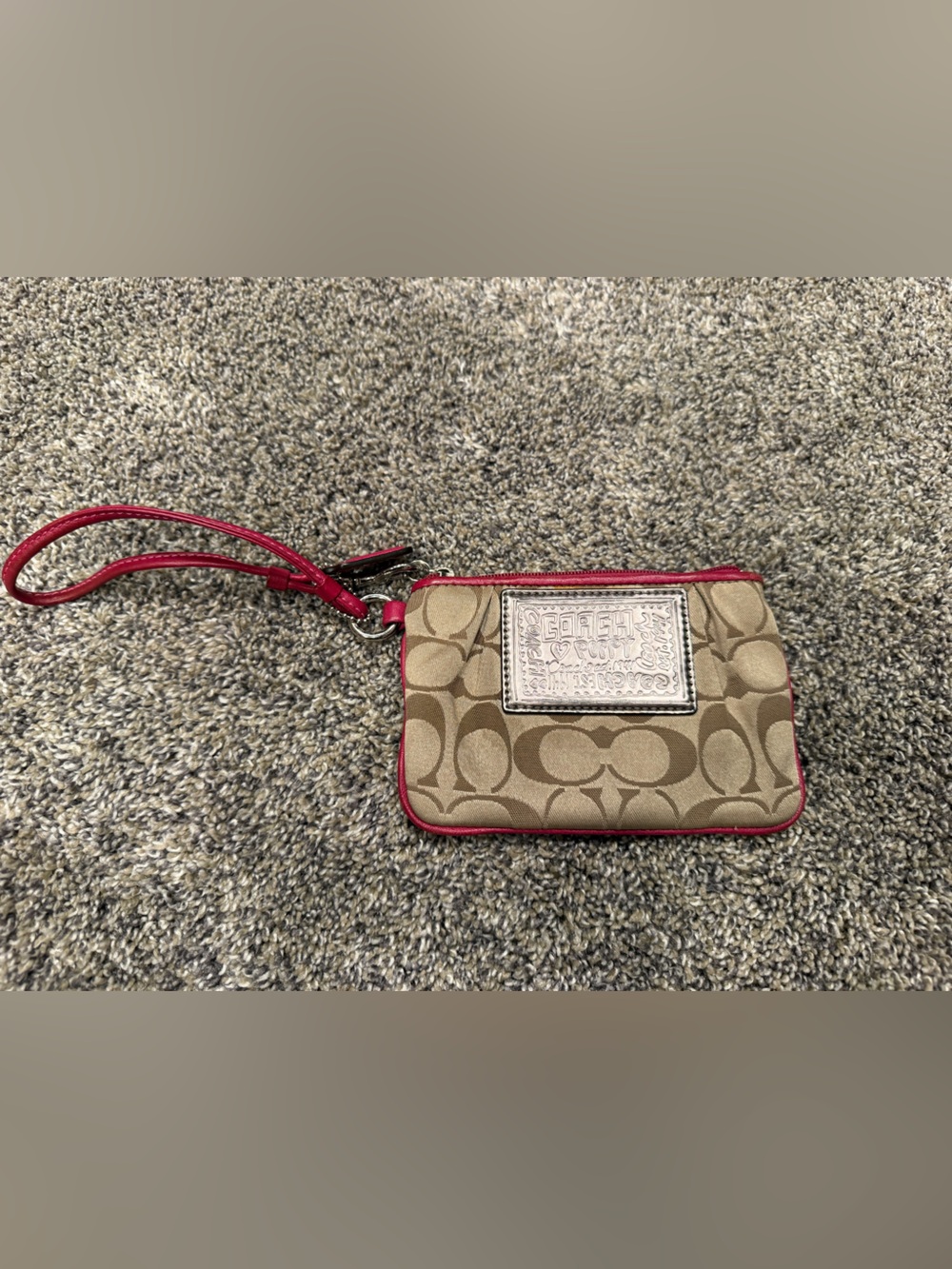 Coach Poppy Jacquard wristlet pink